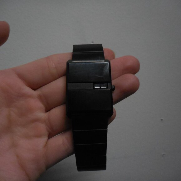 Breda Pulse Watch in black, digital, minimalist watch - Picture 7 of 8